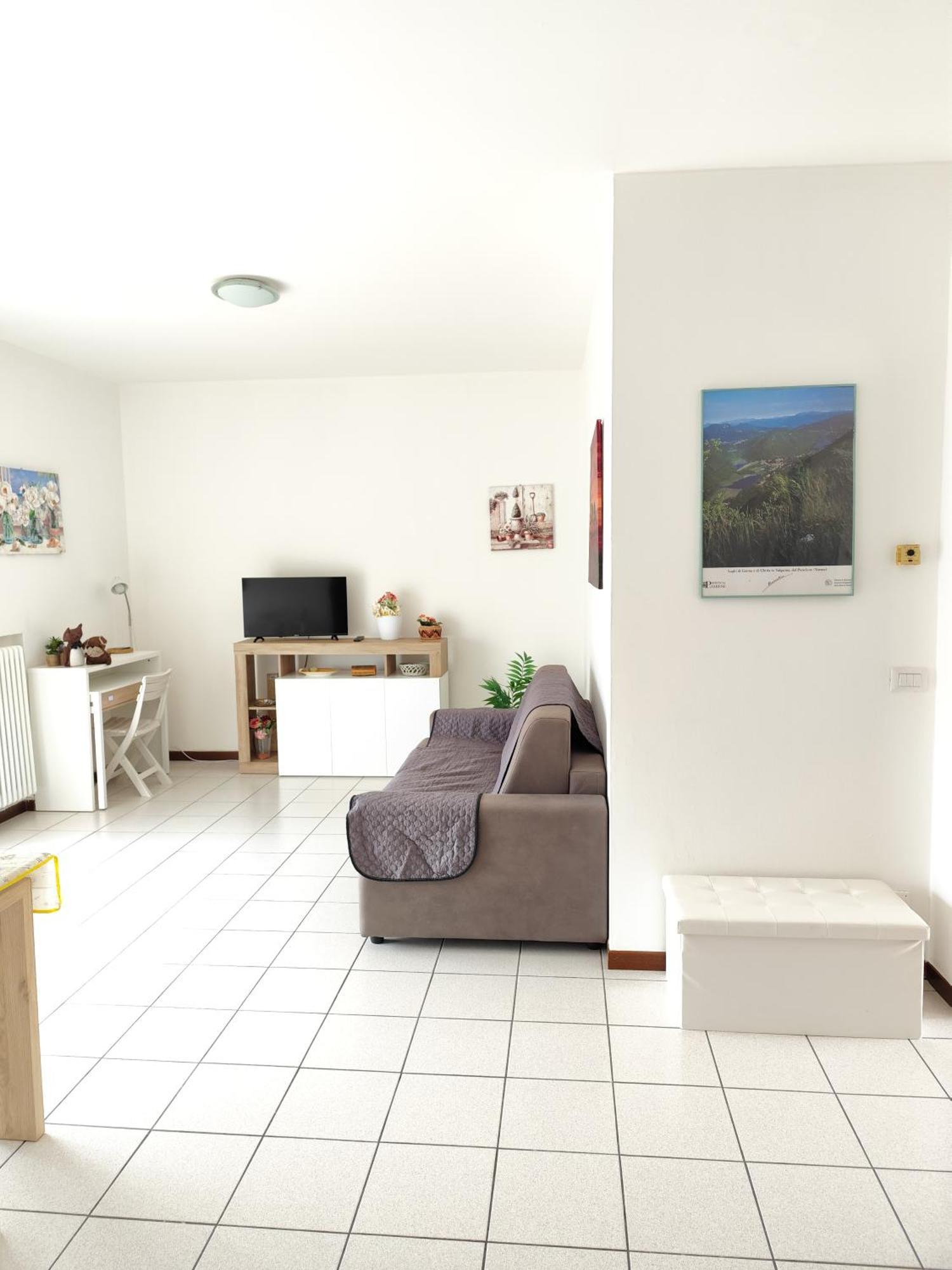 Apartmán Residenza Tiziana Luino Exteriér fotografie